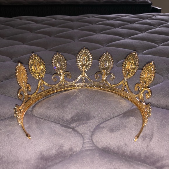 Tiara - Picture 3 of 3